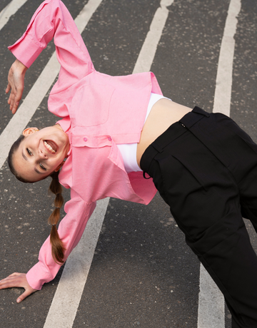 Smuk lyserød skjorte med små rhinsten.