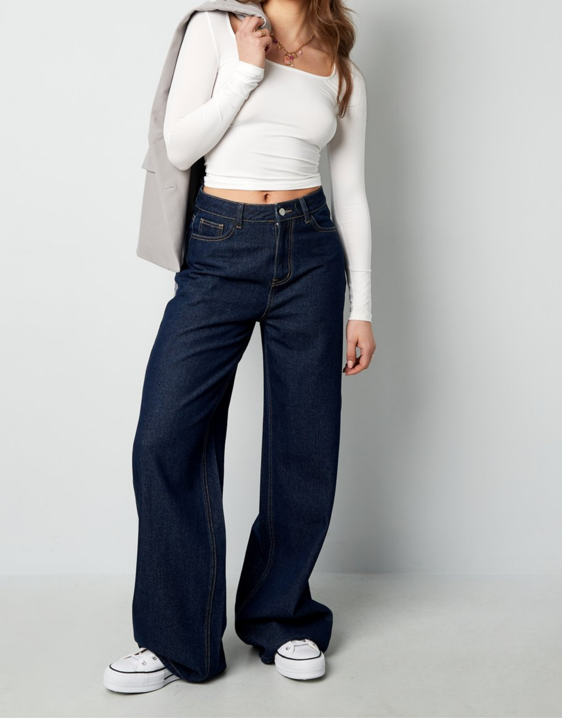 Fede jeans med vidde i benene. Bukserne har en fantastisk pasform og er virkelig behagelige at bære.