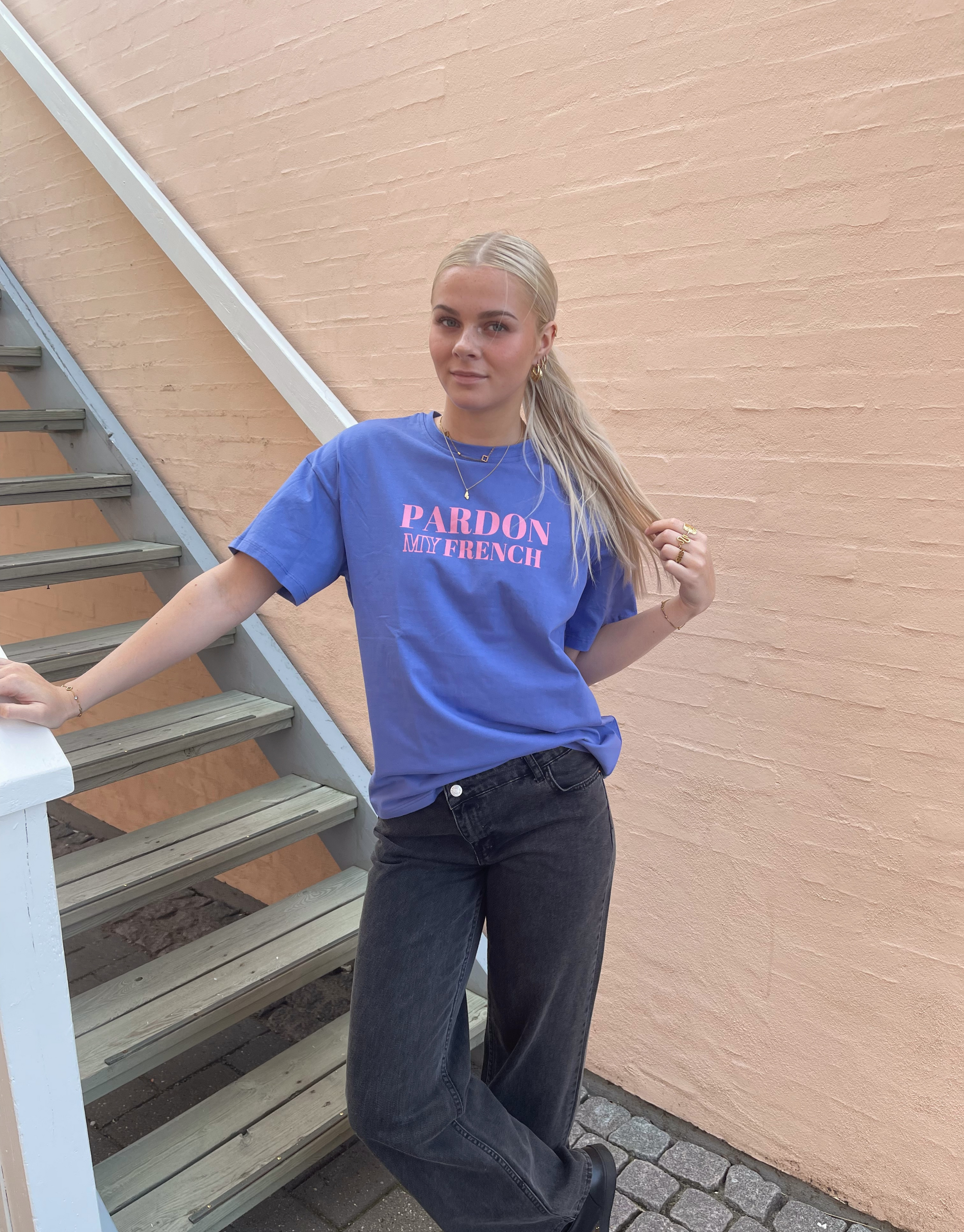 Skøn oversized t-shirt i den lækreste farve med print.