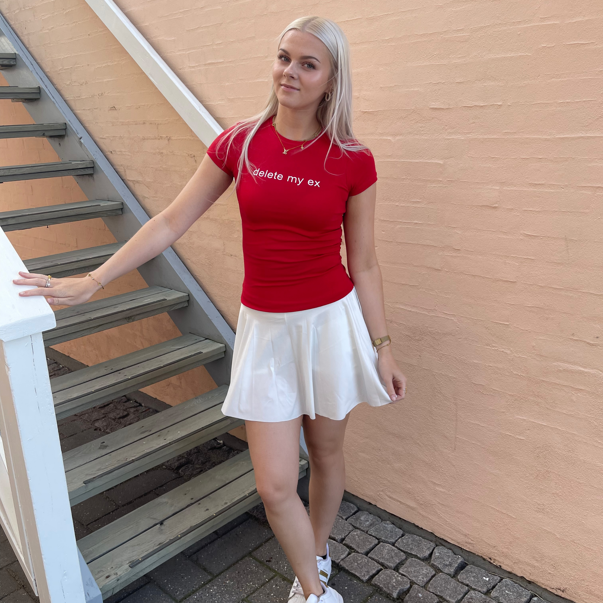 Sød nederdel med flair detaljer. 