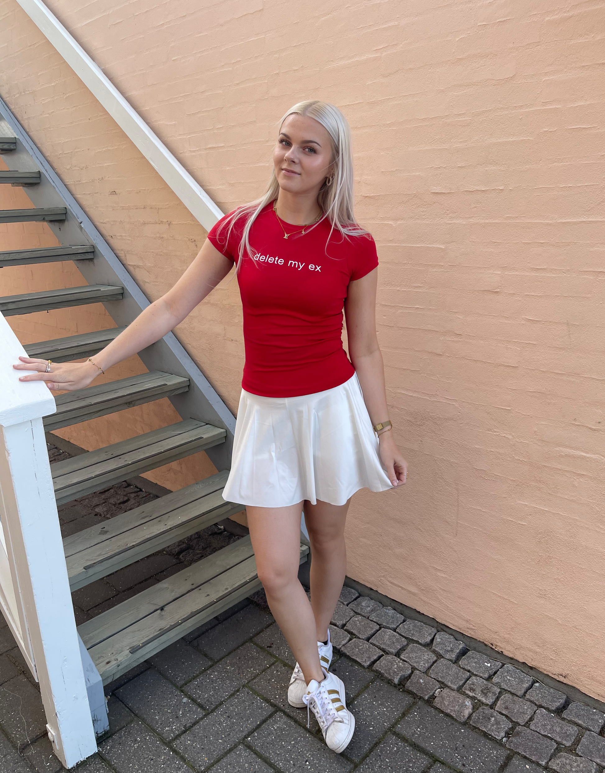 Sød nederdel med flair detaljer. 