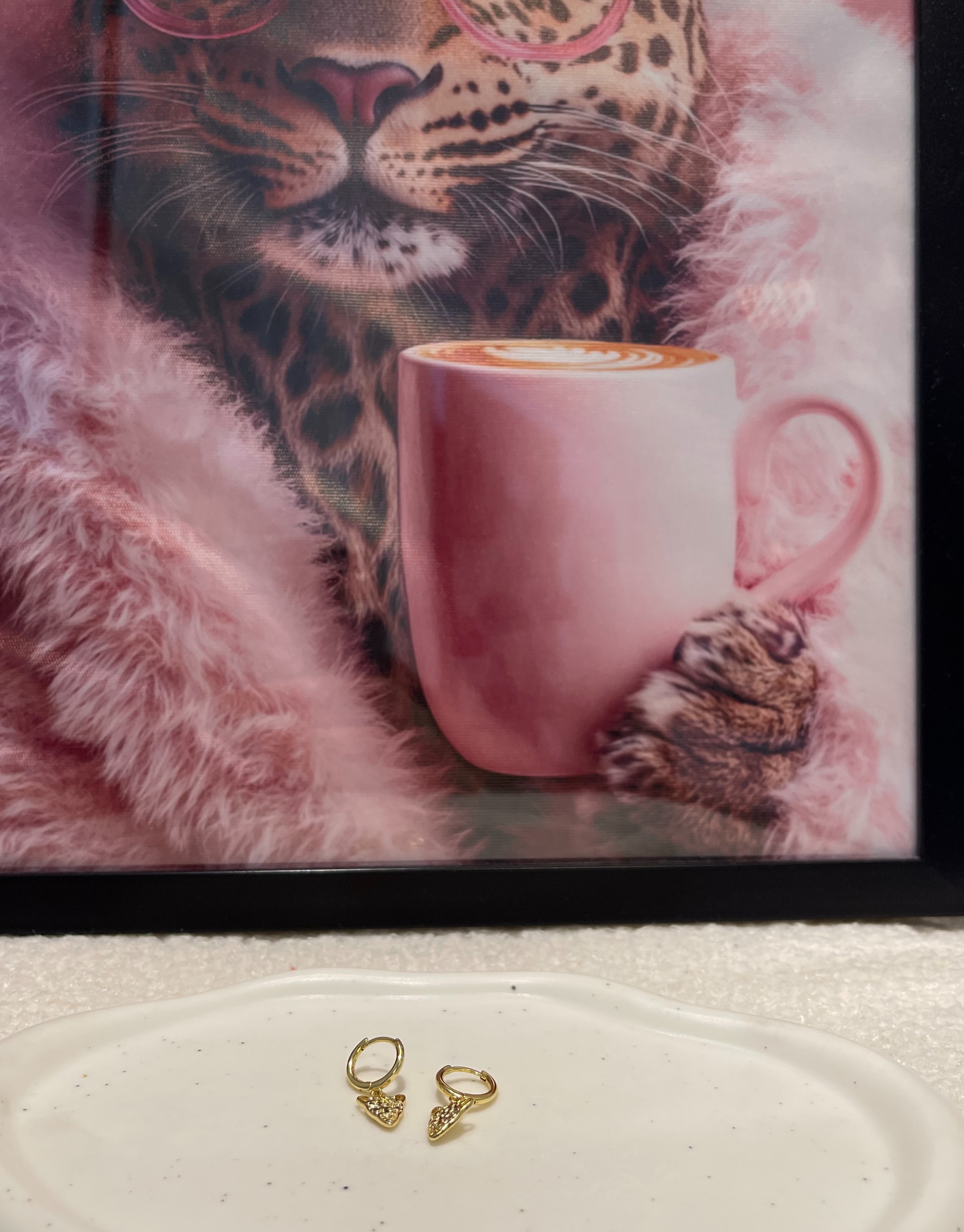 Panther øreringe med zircon sten.