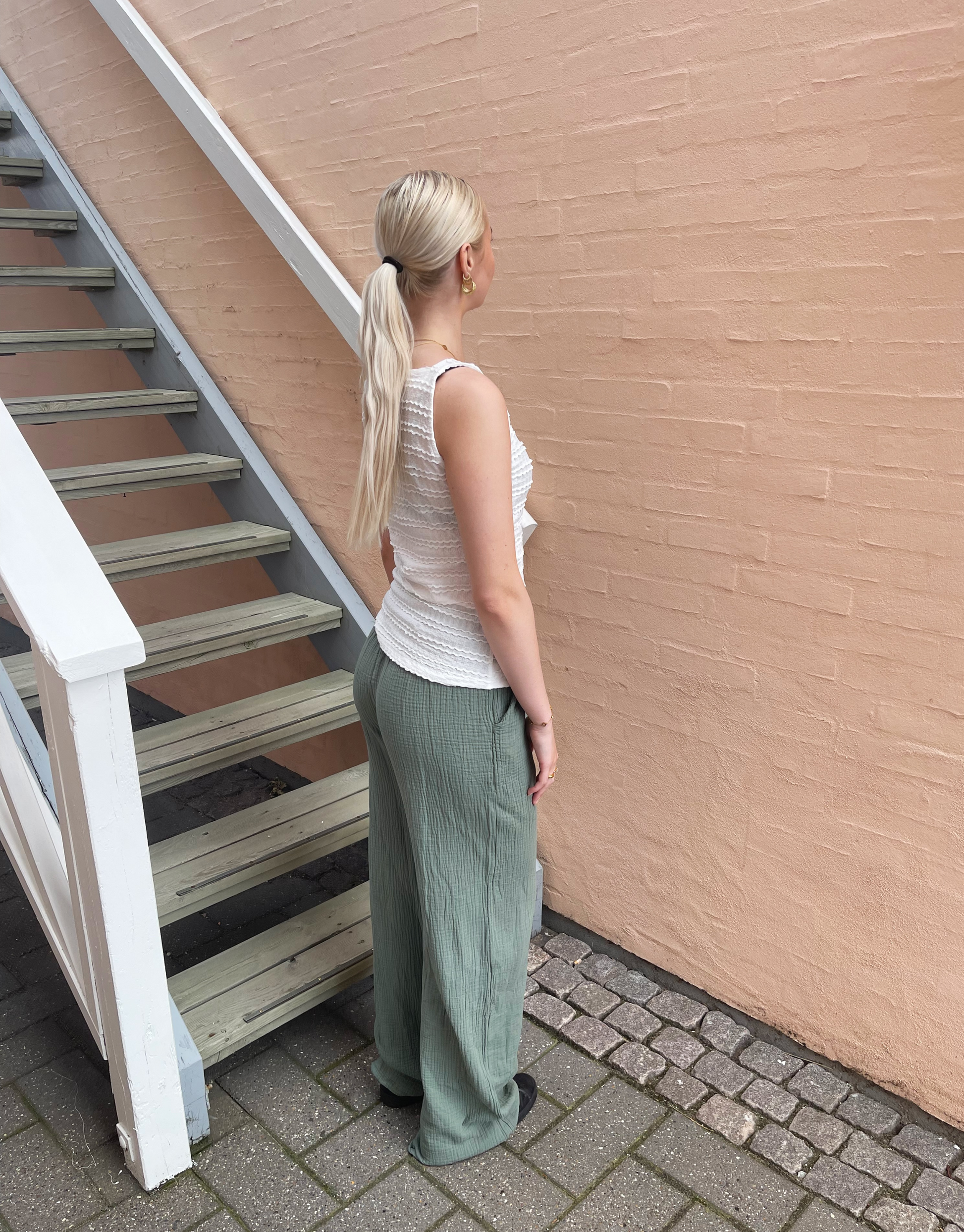 De mest behagelige bukser i en blanding af hør og bomuld - i grøn.