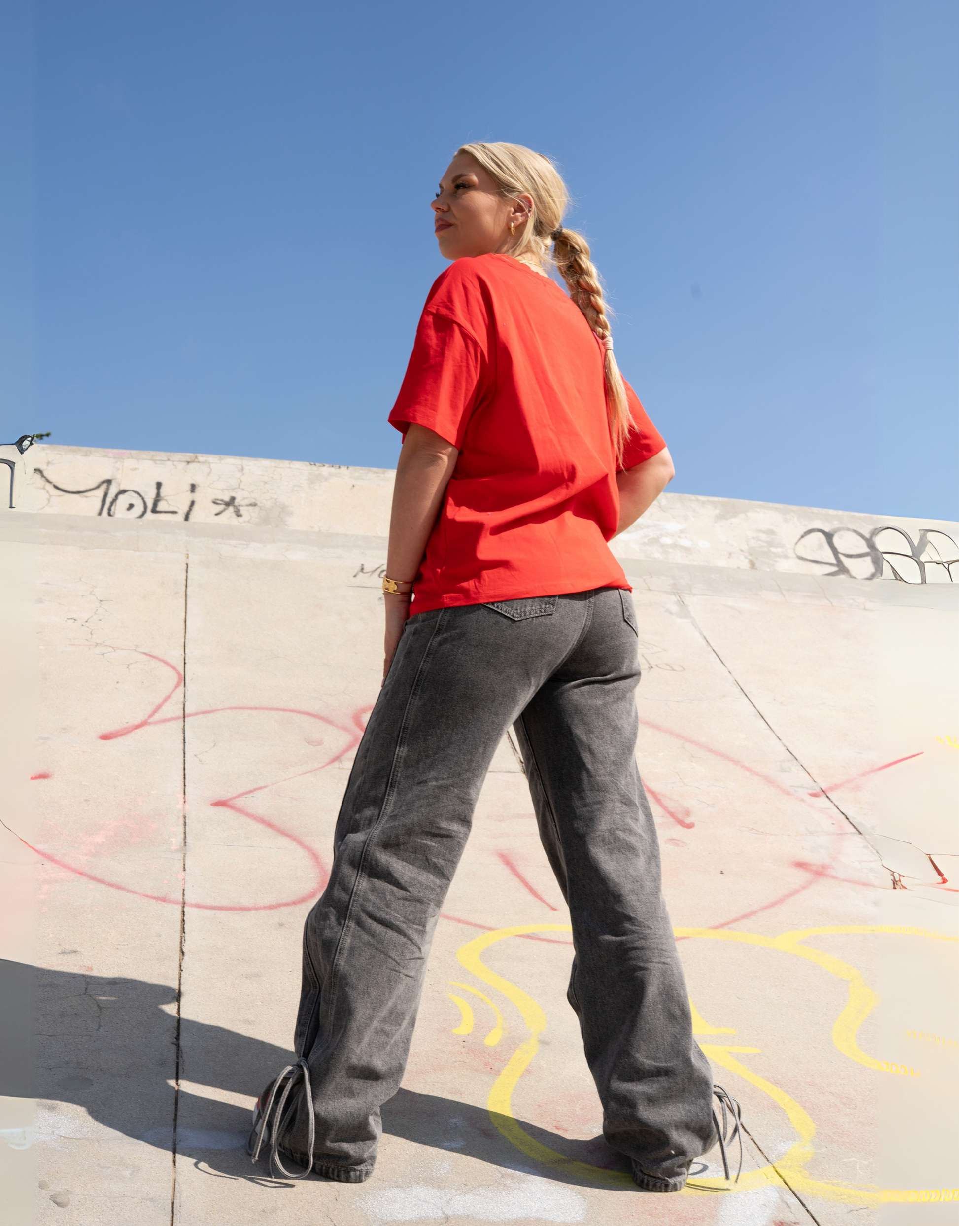 Skøn oversized t-shirt i rød med hvidt Oui Oui print.