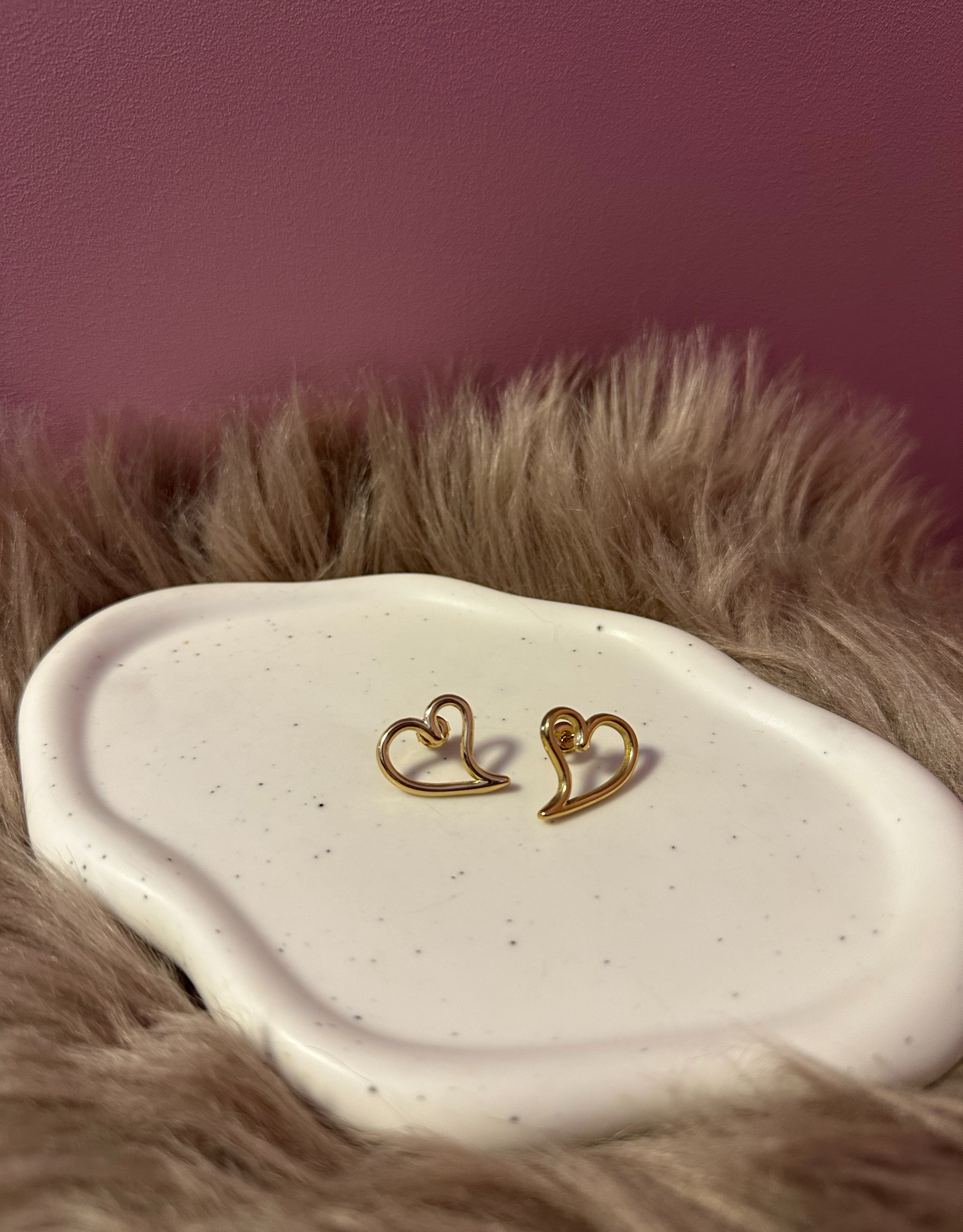 Elegante ørestikkere i hjerte motiv