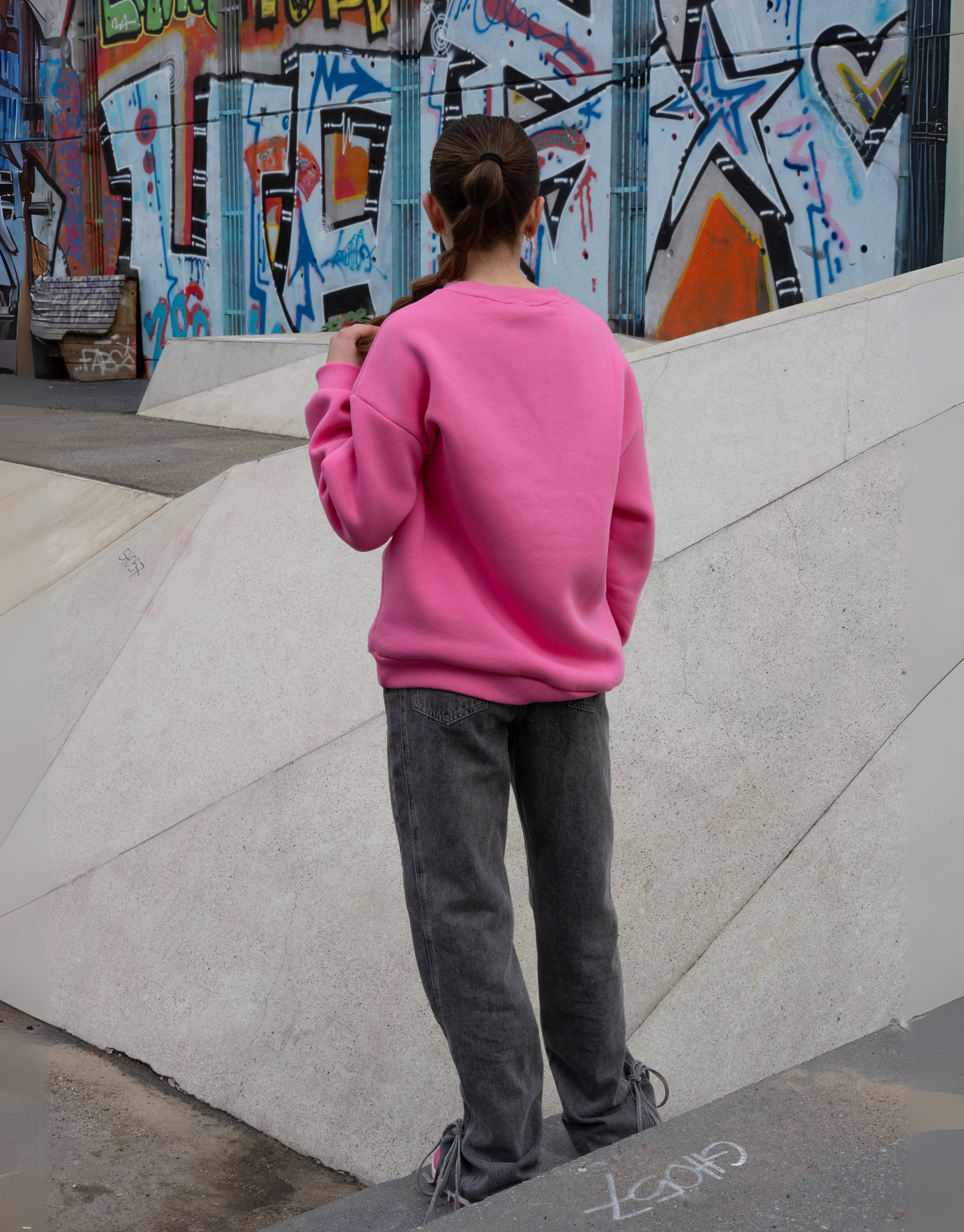 Skøn sweatshirt i pink i oversized fit.