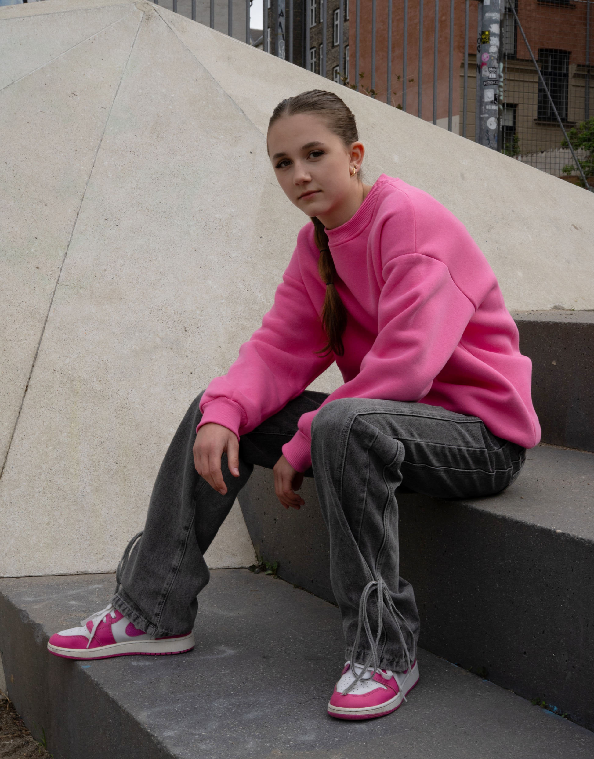 Skøn sweatshirt i pink i oversized fit.