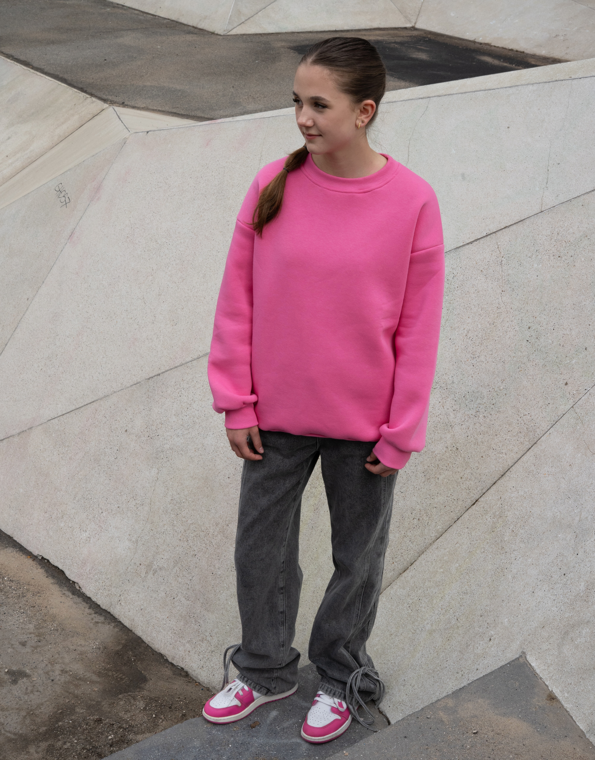 Skøn sweatshirt i pink i oversized fit.