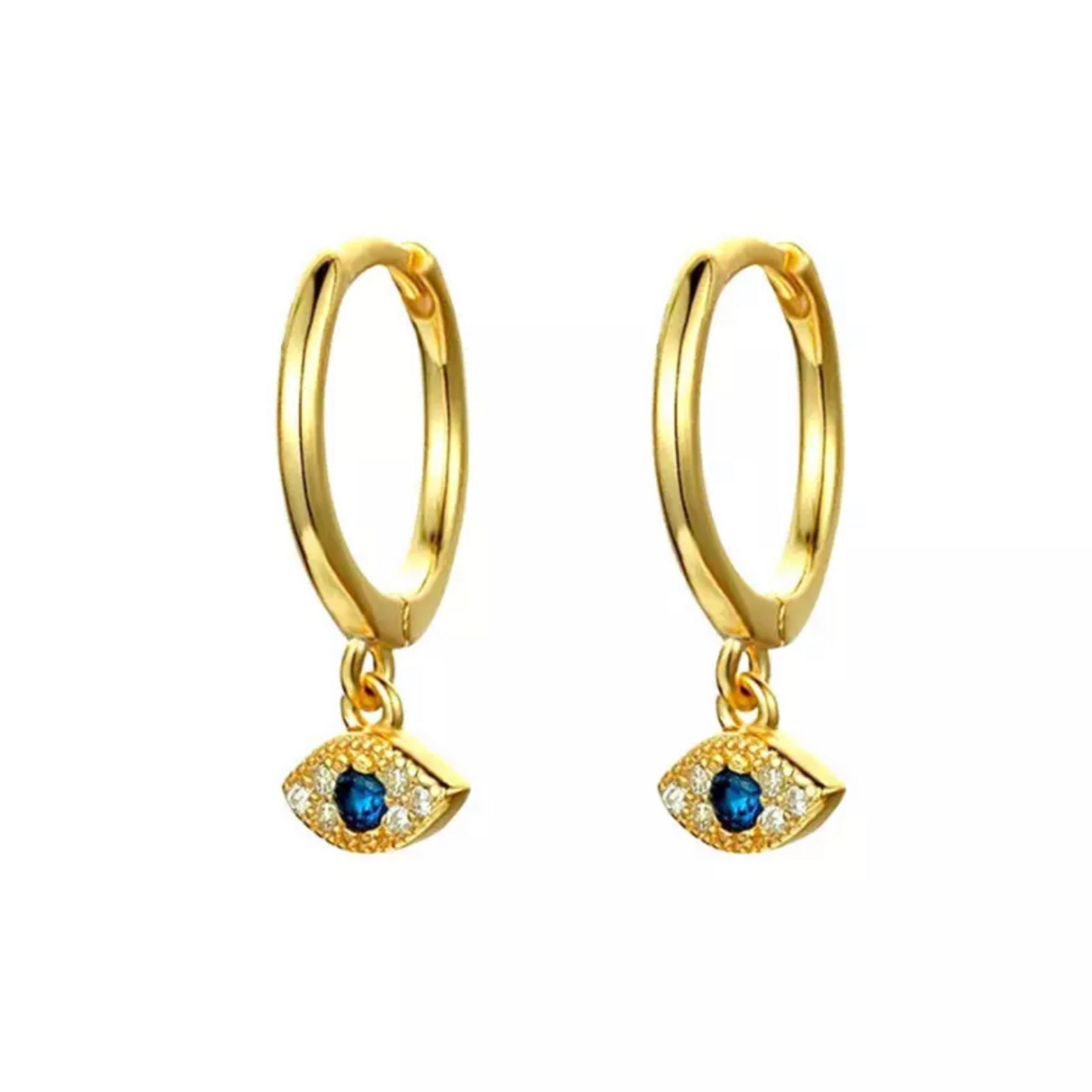 Nazar øreringe i guld med små flotte zircon sten og en blå sten som øje.  Materiale: S925 sterling sølv, guldbelagt med 14 karat, zircon sten, kliklås
