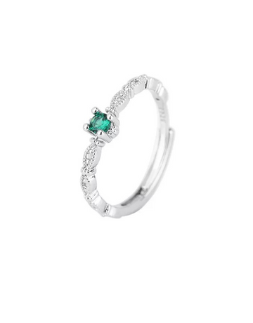 Nova ring i sølv.  Elegant ring med de fineste detaljer samt en flot grøn zircon sten.  Materiale: S925 sterling sølv, zircon. 100% nikkelfri. Mål: Justerbar, zircon-stenen er 3MM