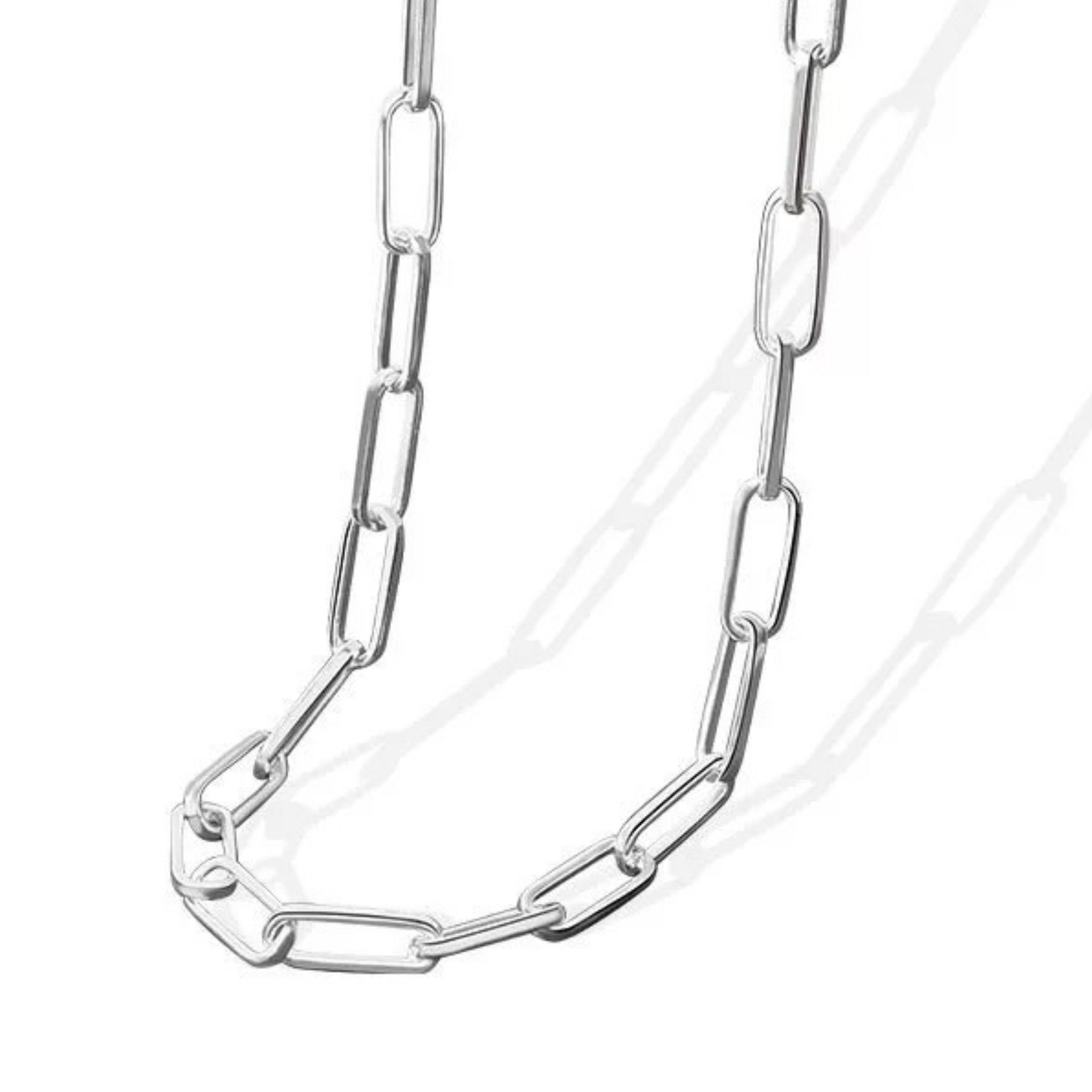 Jackie halskæde i et unikt og råt design.  Denne halskæde er til dig, som elsker, at pifte dit look op med unikke smykker.   Materiale: 70% S925 sterling sølv, 30% rustfri stål, guldbelagt.100% nikkelfri.