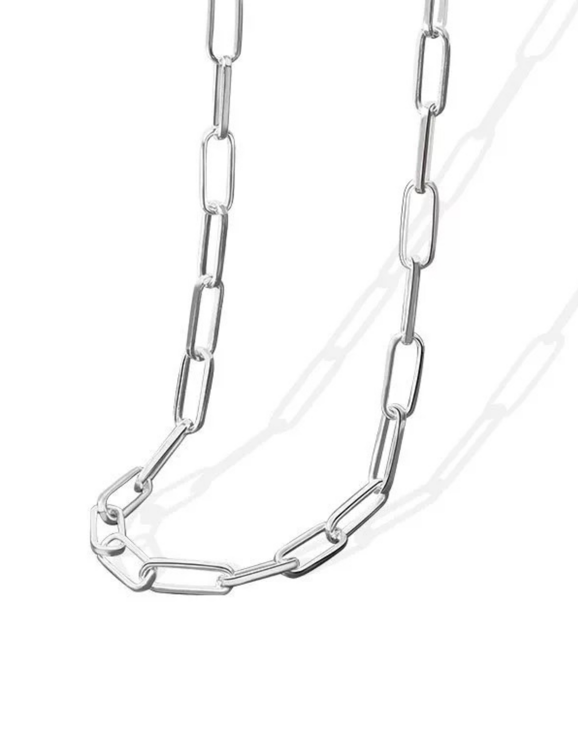 Jackie halskæde i et unikt og råt design.  Denne halskæde er til dig, som elsker, at pifte dit look op med unikke smykker.   Materiale: 70% S925 sterling sølv, 30% rustfri stål, guldbelagt.100% nikkelfri.